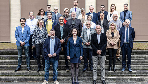 Alle 25 leden van de gemeenteraad van Heemskerk bij elkaar